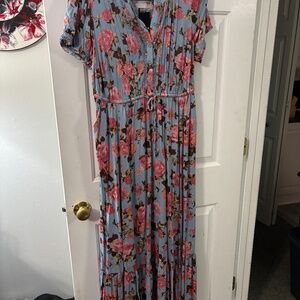 Floral maxi dress 00x large 10 from torrid